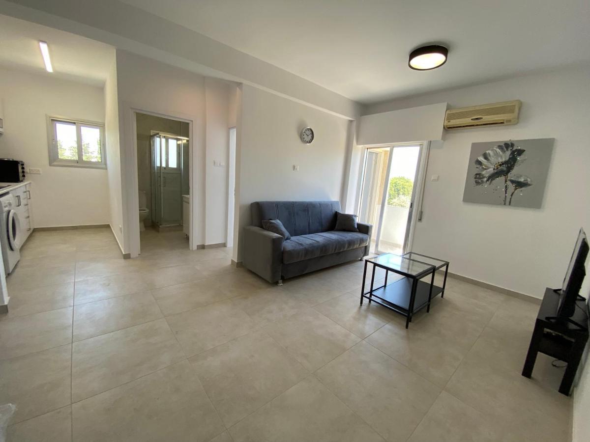 1-Bedroom Apartment With View Limassol Eksteriør billede